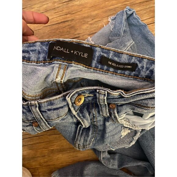 Kendal And Kylie Women's Denim Distressed The Relaxed Skinny Jeans Blue Size 25 - Picture 3 of 3